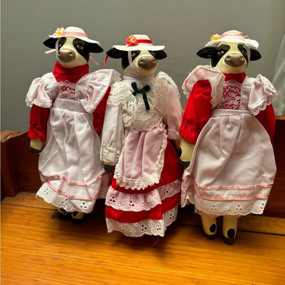 New Vintage Cow Dolls Ceramic Polyresin Cow Milk Maid Ladies 1990’s Set of 3 - Picture 2 of 8